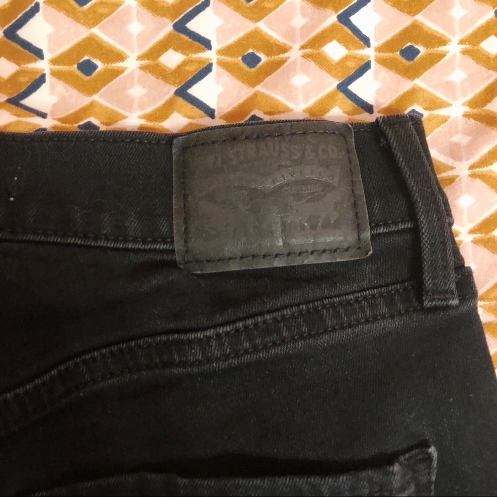 Levi’s straight fitted women’s jeans